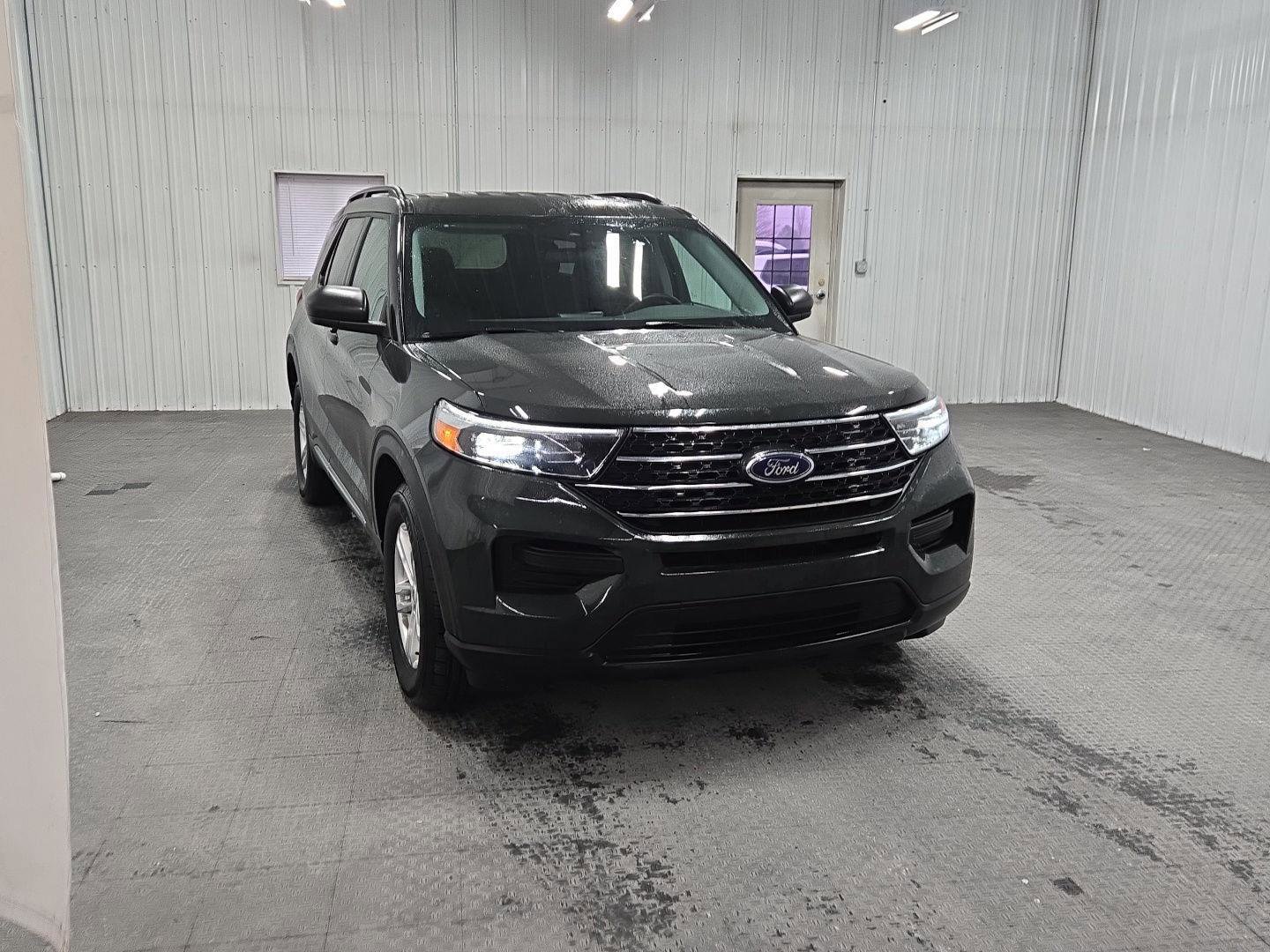 Used 2023 Ford Explorer XLT image 12