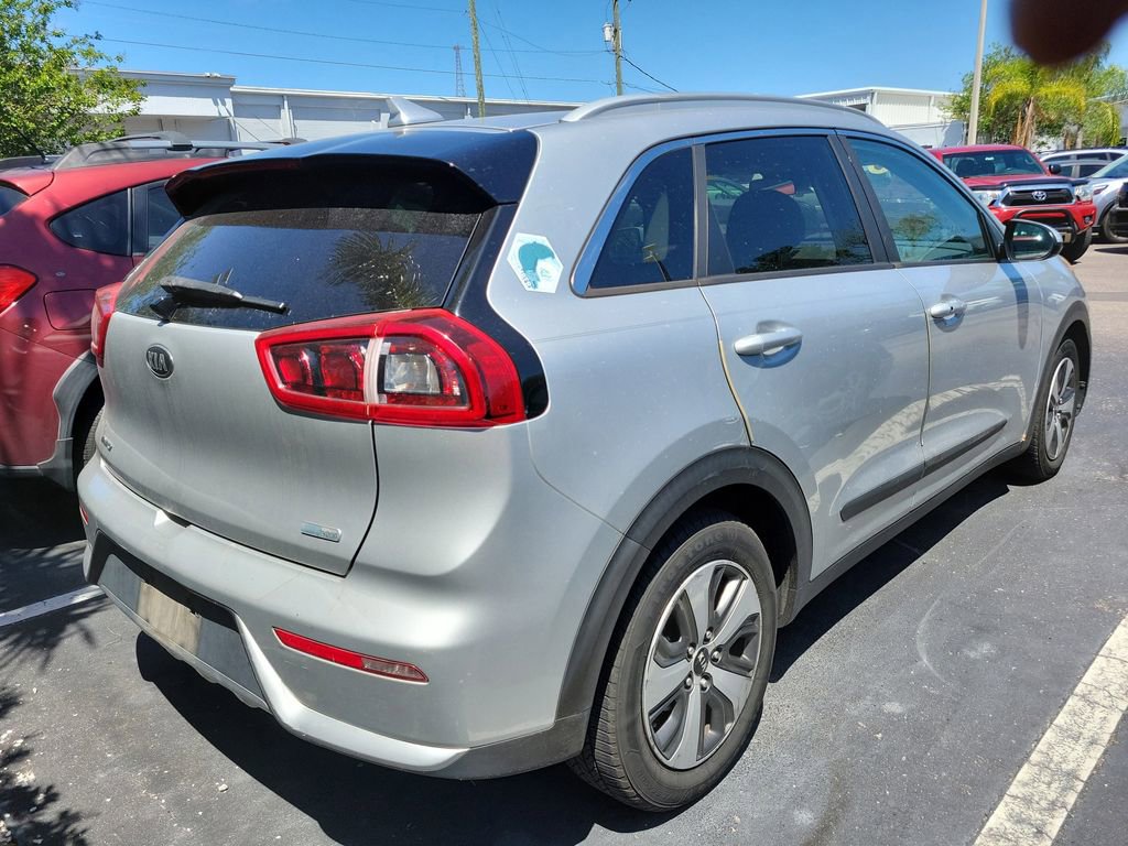 Used 2017 Kia Niro LX FWD image 3