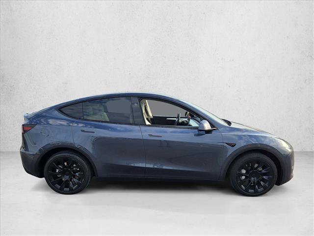 Used 2023 Tesla Model Y Long Range AWD/4WD video 4