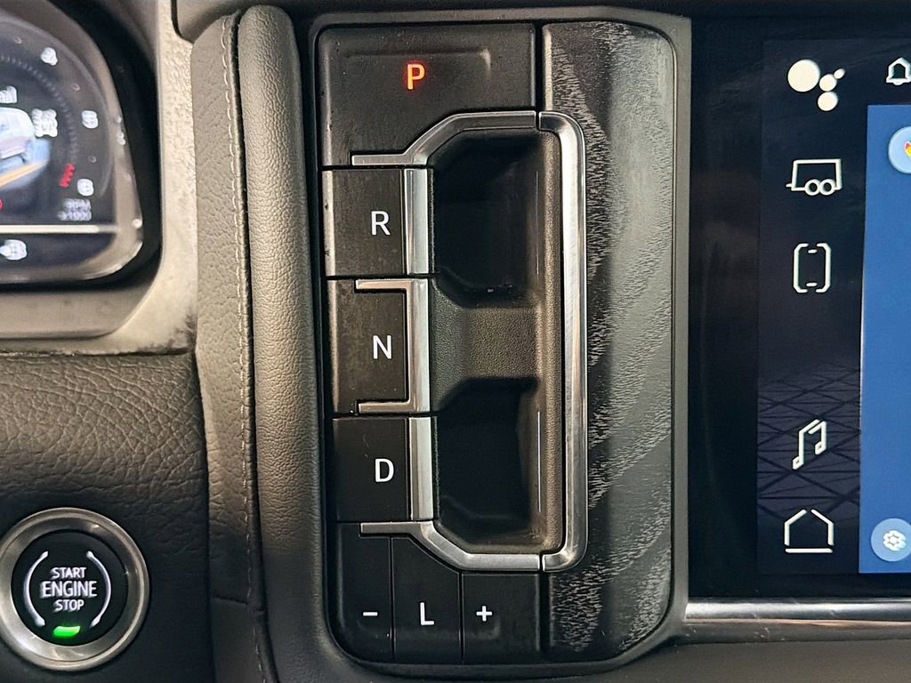 Used 2024 GMC Yukon XL Denali AWD/4WD image 16