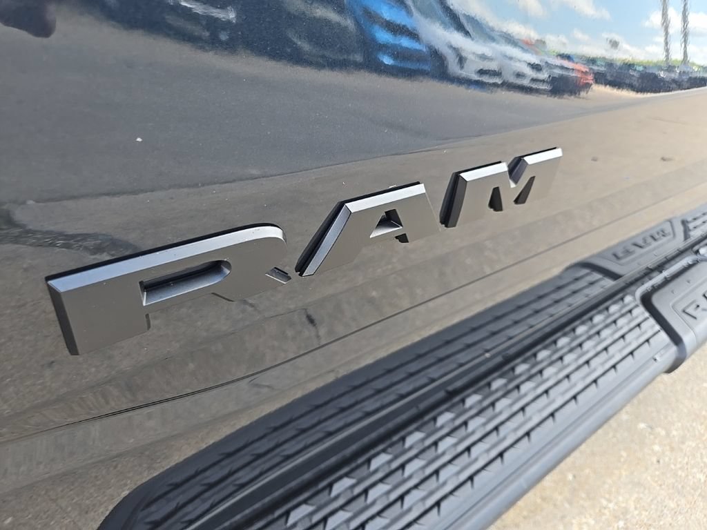 New 2027 RAM 1500 Express AWD/4WD image 18