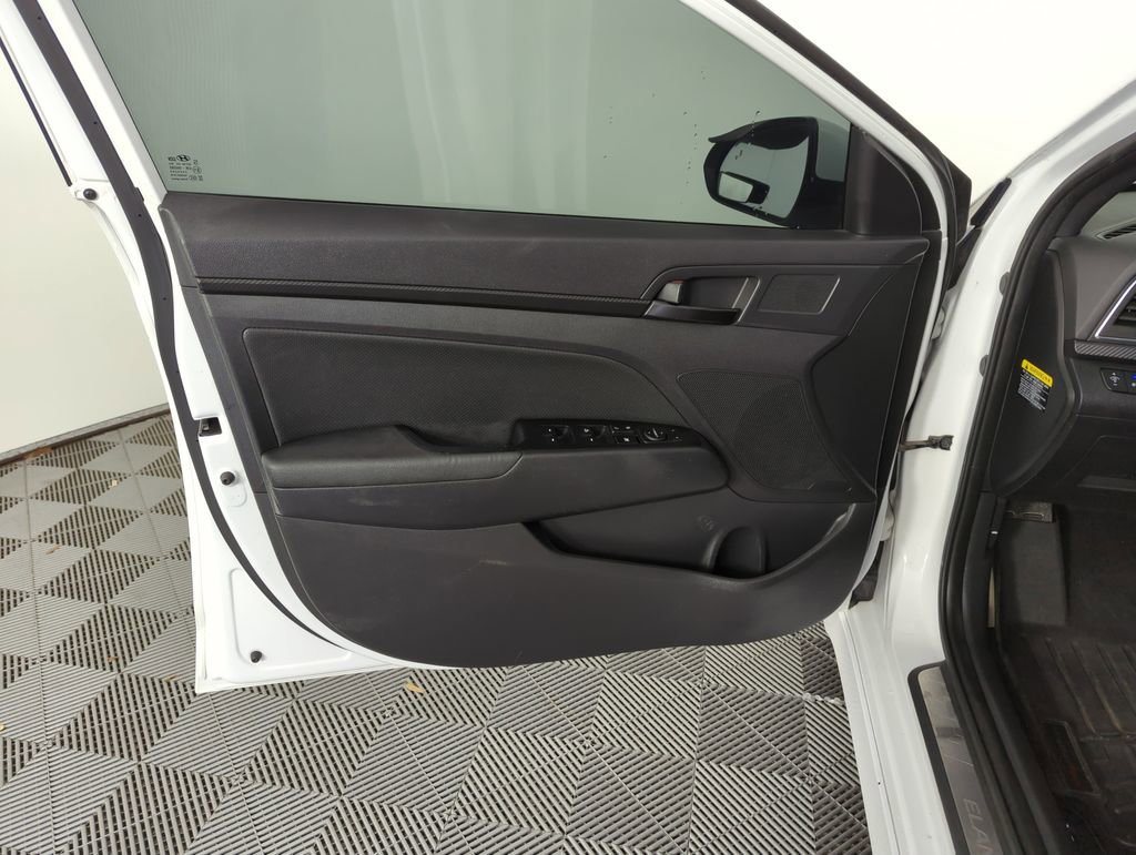 Used 2018 Hyundai Elantra Sport image 18