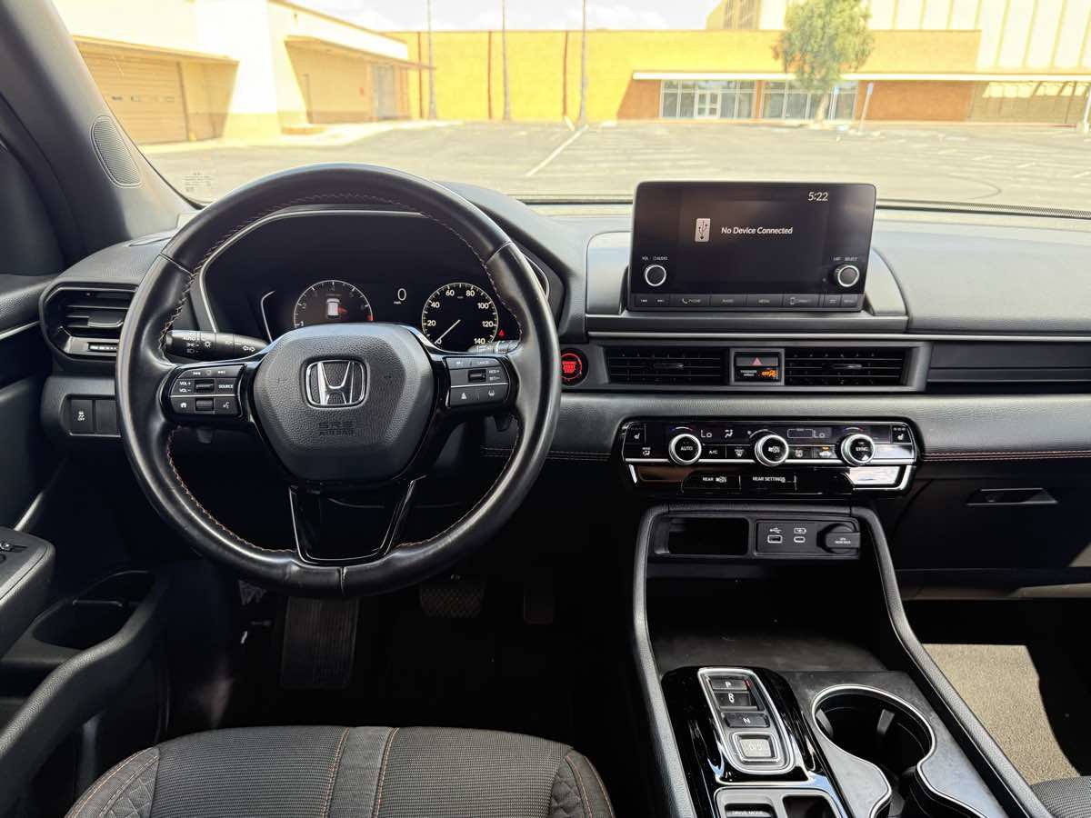 Used 2024 Honda Pilot Sport image 14