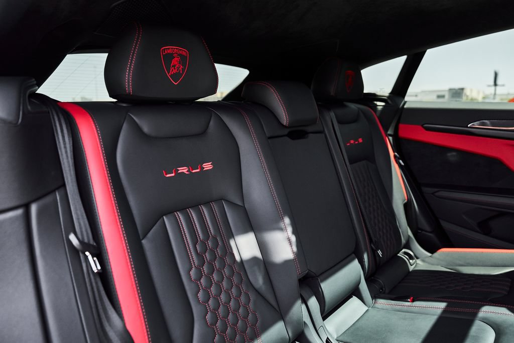 Used 2023 Lamborghini Urus S AWD/4WD image 43
