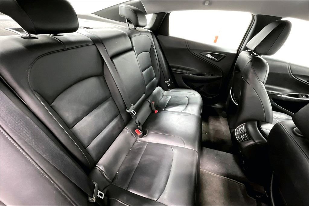 Used 2018 Chevrolet Malibu LT w/ Leather Package image 35