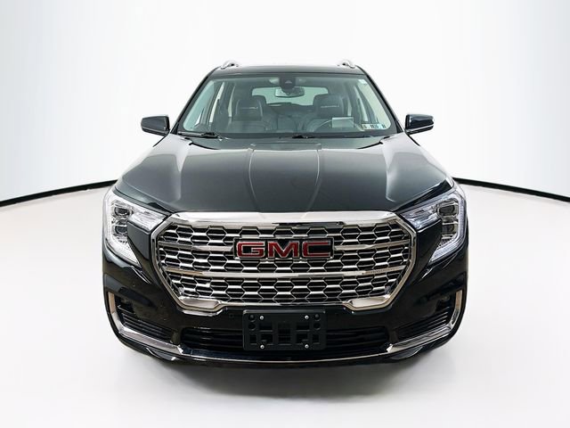 Used 2023 GMC Terrain Denali image 2