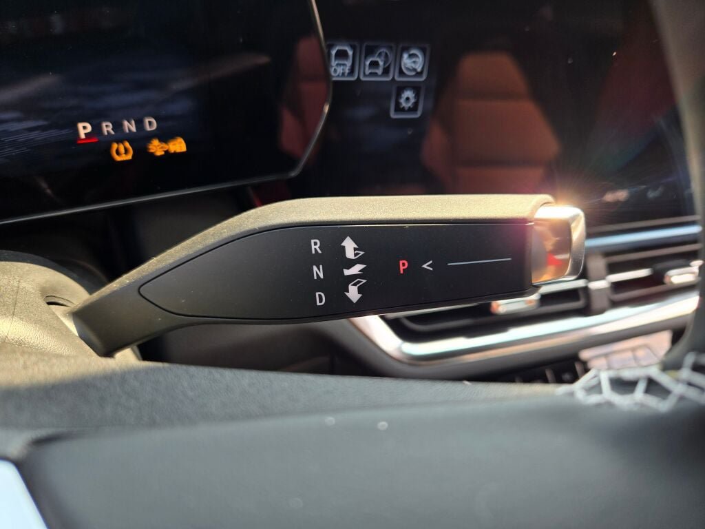 New 2026 Chevrolet Equinox EV LT AWD/4WD image 21