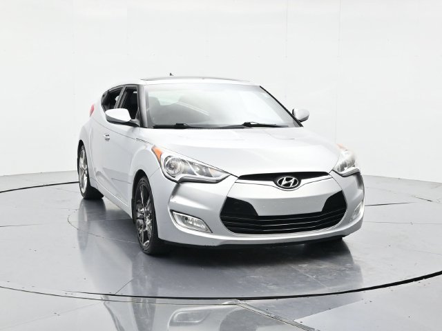Used 2017 Hyundai Veloster Value Edition FWD image 4