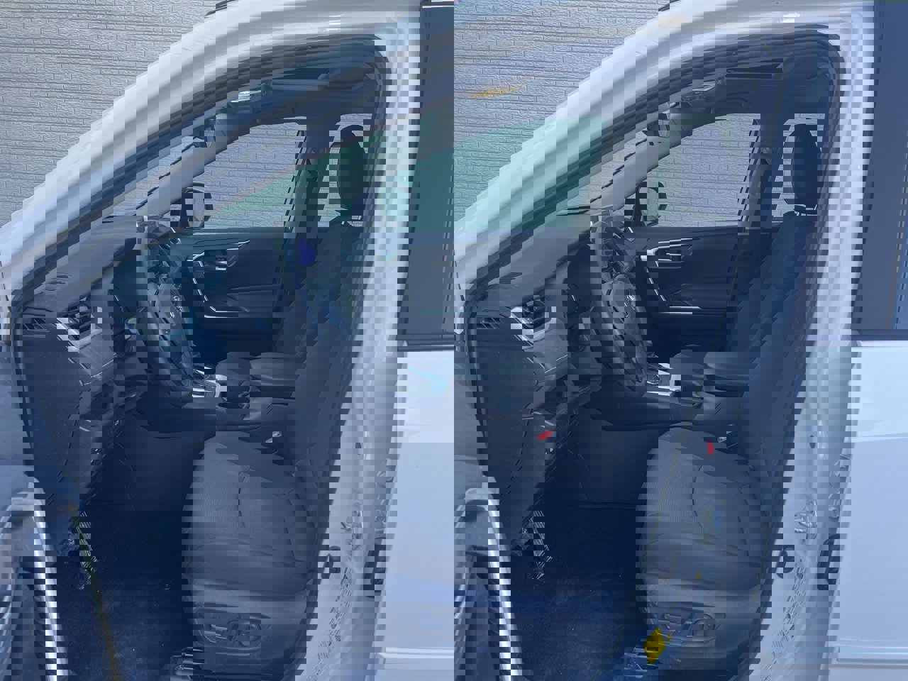 Used 2025 Toyota RAV4 XLE image 8