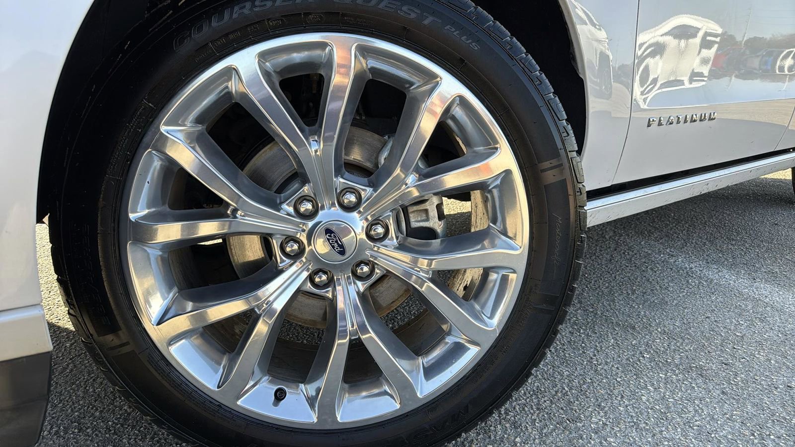 Used 2019 Ford Expedition Max Platinum image 9