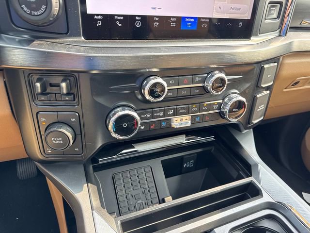 New 2025 Ford F350 Lariat w/ Lariat Ultimate Package image 13