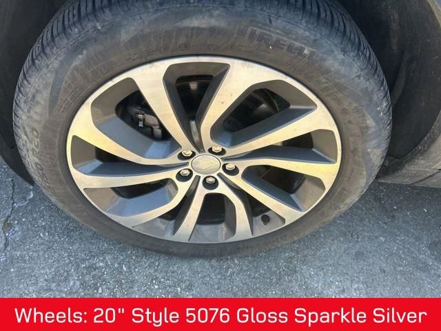 Used 2021 Land Rover Discovery Sport SE image 3