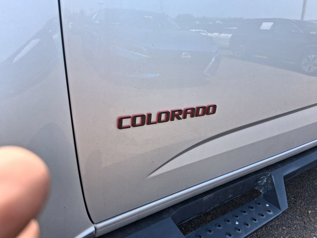 Used 2018 Chevrolet Colorado LT w/ Redline Special Edition AWD/4WD image 7