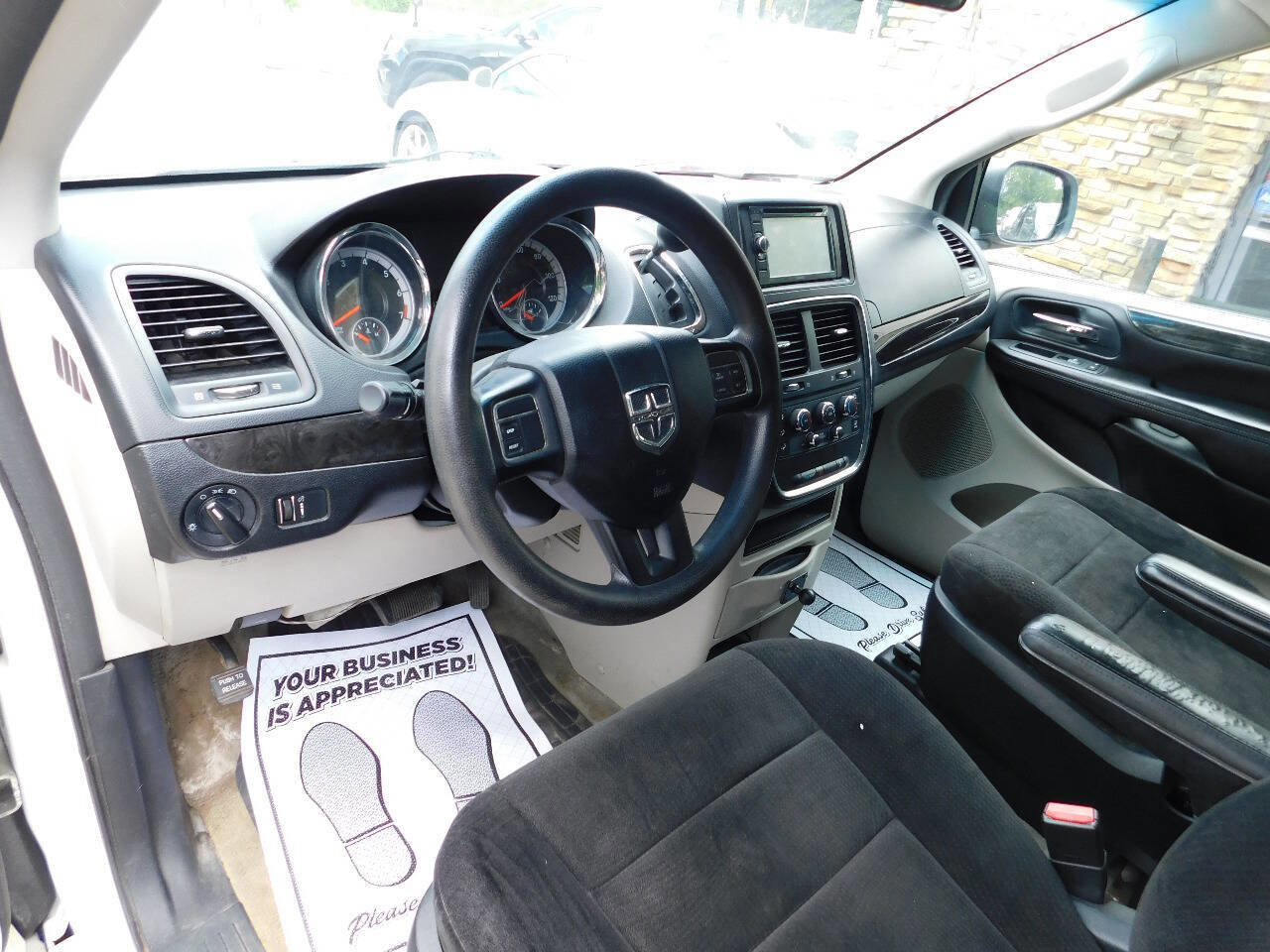 Used 2013 Dodge Grand Caravan SE image 25