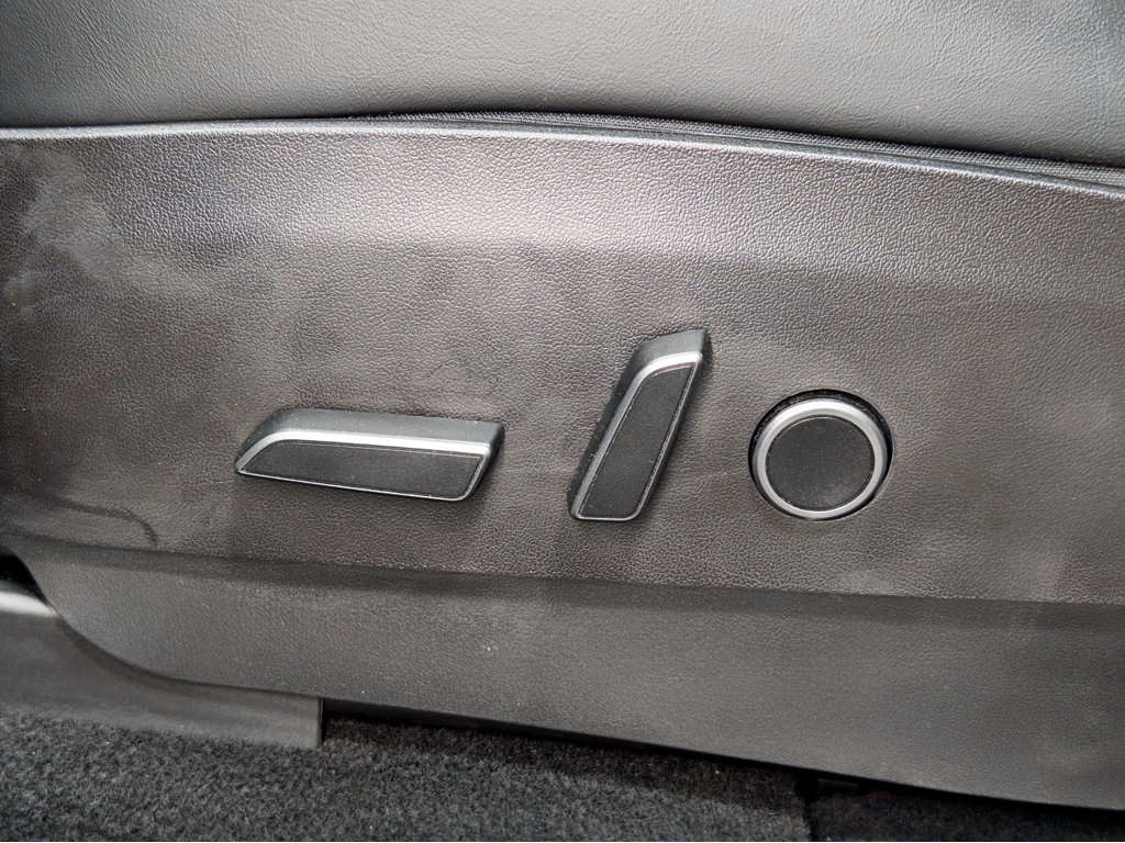 Used 2022 Tesla Model Y Long Range image 7