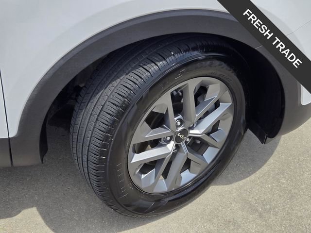 Used 2025 Kia Telluride LX FWD image 6