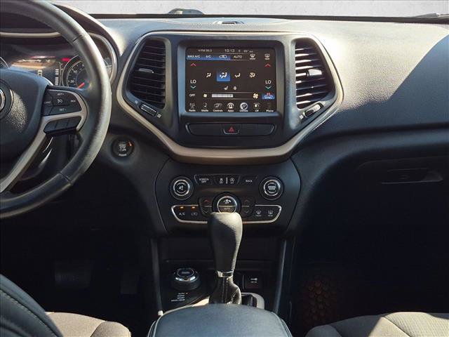 Used 2015 Jeep Cherokee Latitude w/ Comfort/Convenience Group AWD/4WD image 14