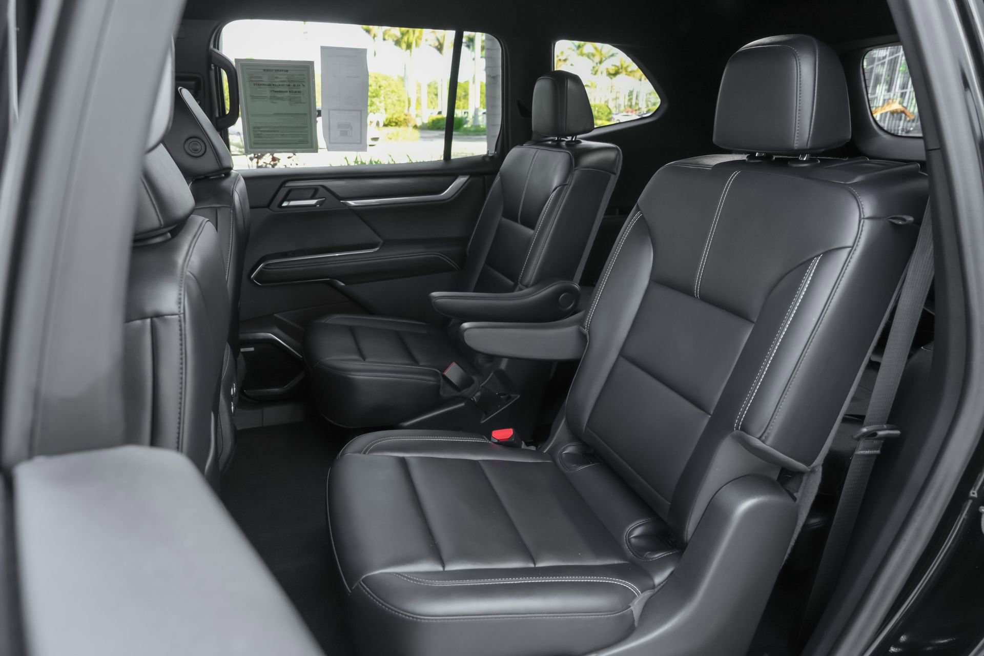 Used 2024 GMC Acadia Elevation image 35