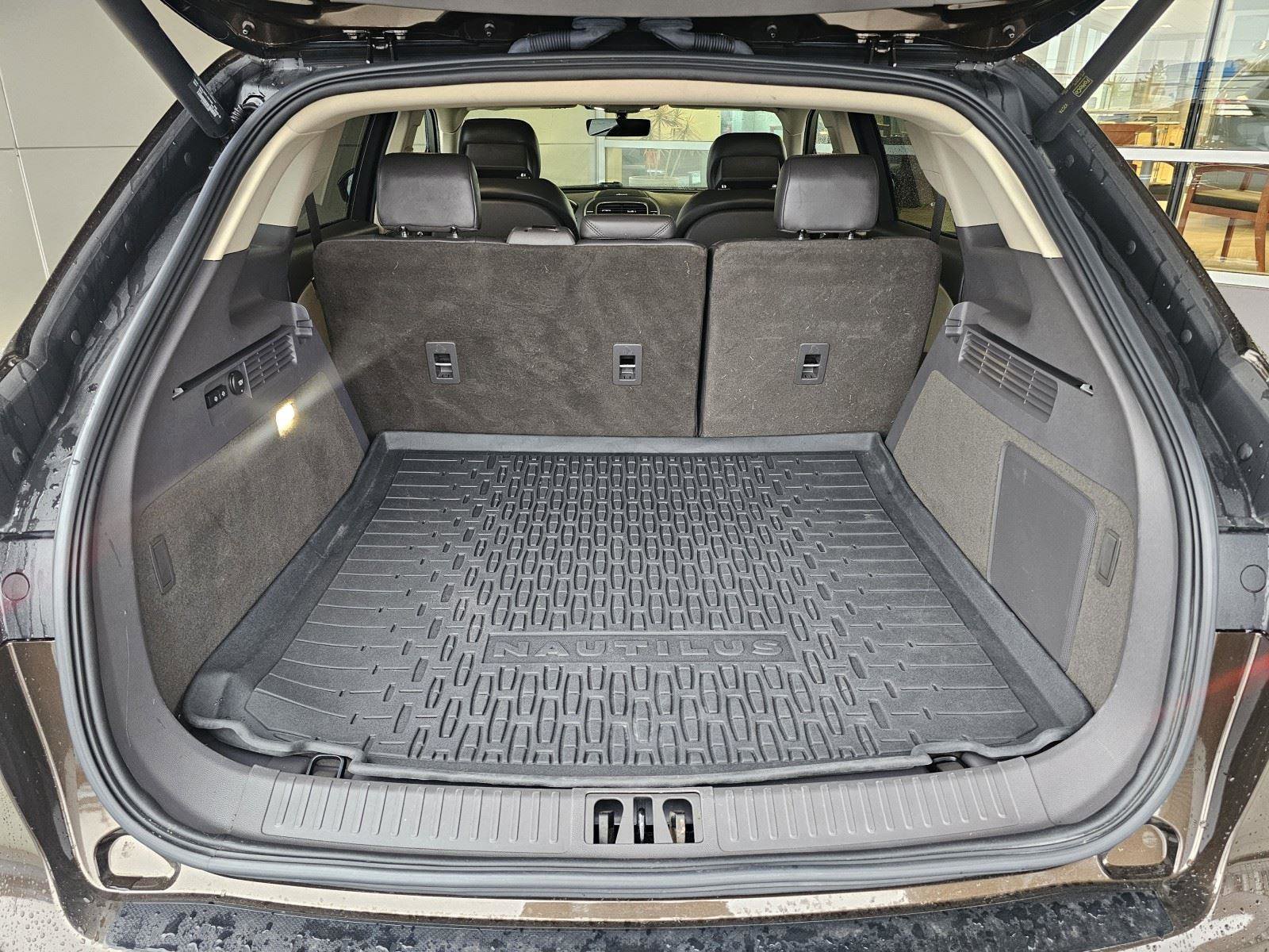 Used 2019 Lincoln Nautilus Reserve w/ Driver Assistance Package image 15