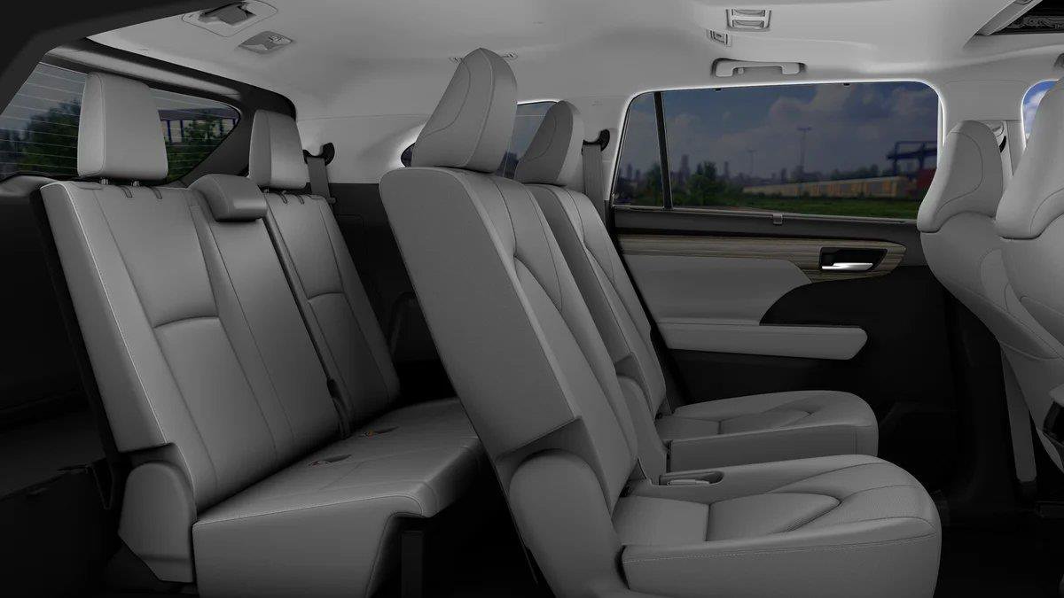New 2026 Toyota Highlander Limited AWD/4WD image 2
