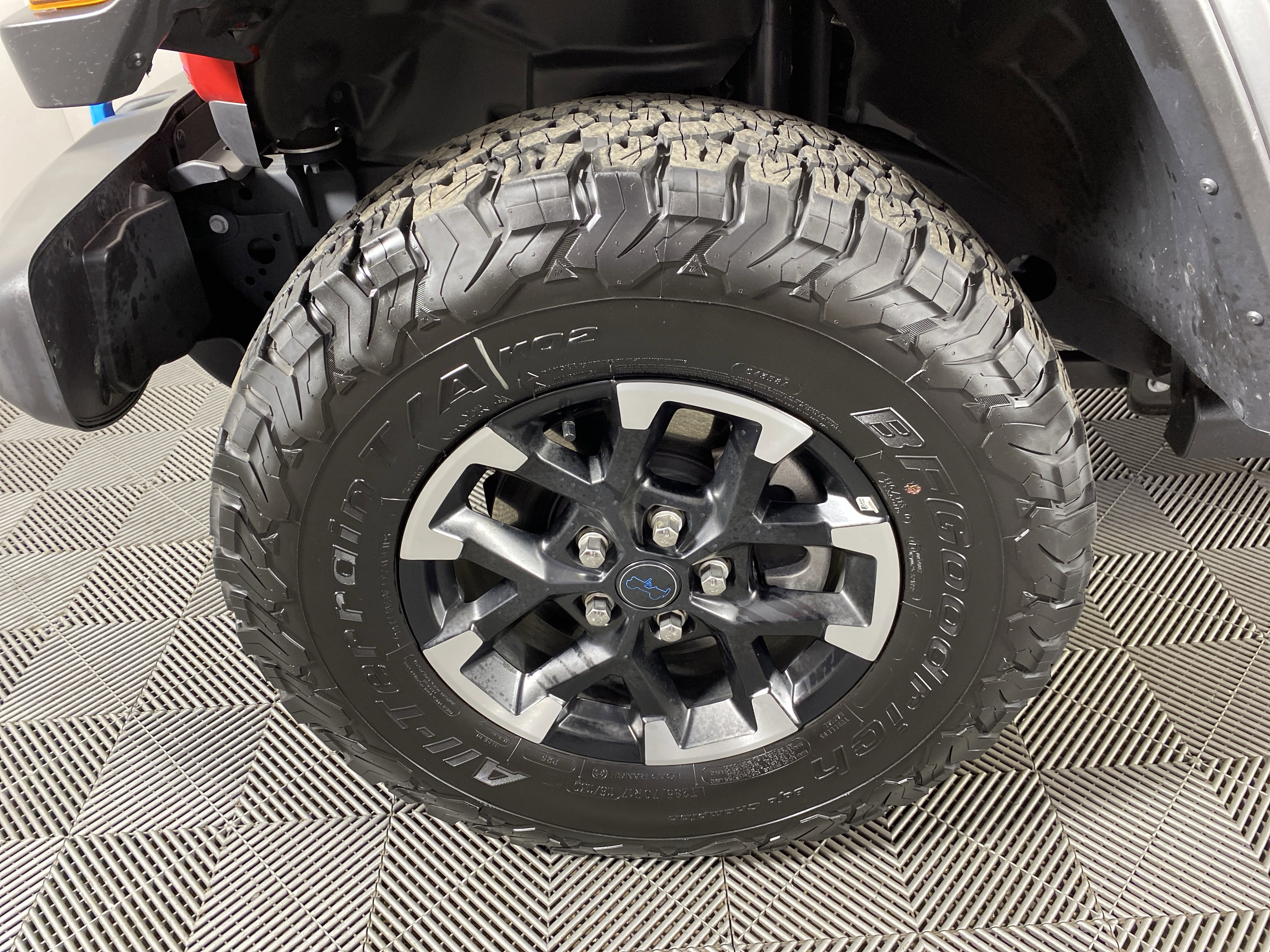 Used 2025 Jeep Wrangler Unlimited Rubicon 4xe w/ Safety Group AWD/4WD image 13