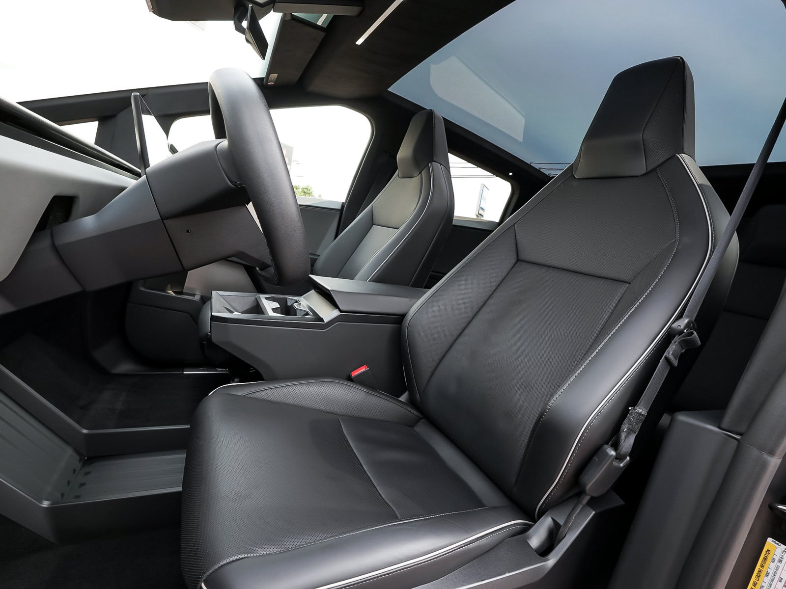Used 2024 Tesla Cybertruck AWD Crew Cab image 30