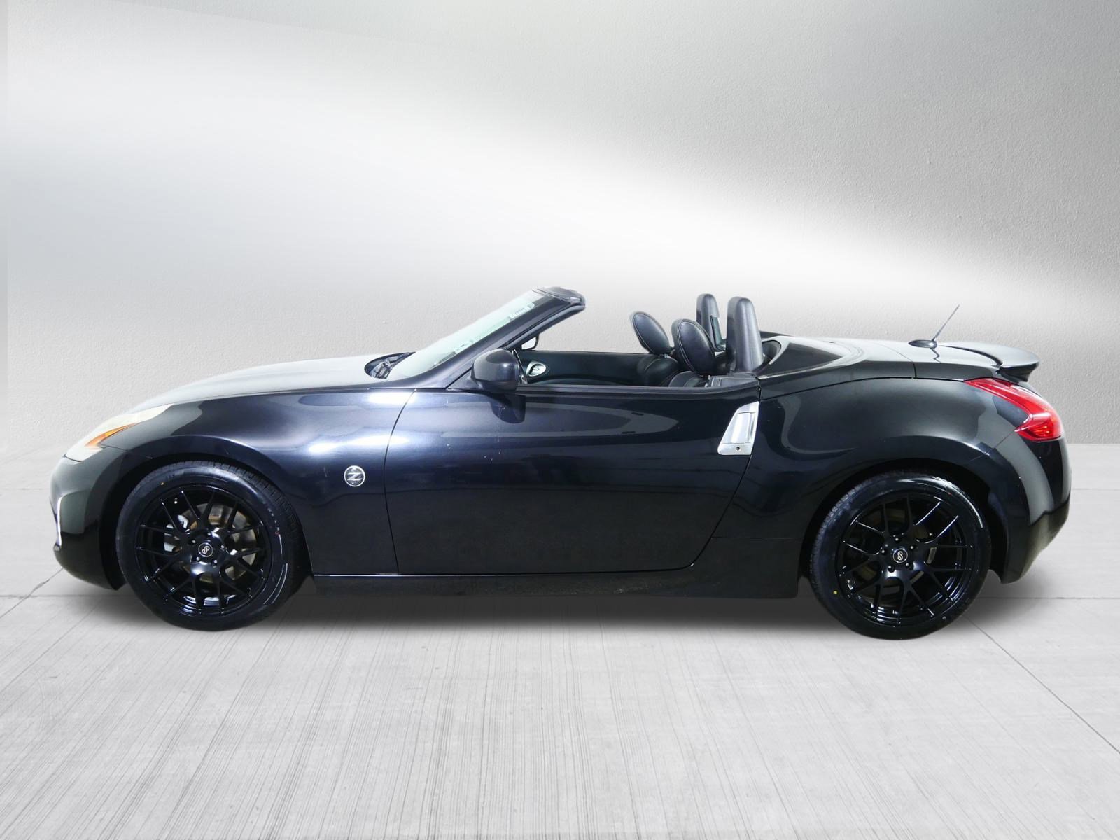 Used 2014 Nissan 370Z Roadster image 4