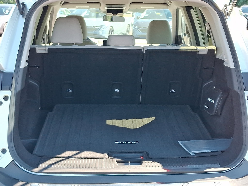Certified 2023 Nissan Rogue SV AWD/4WD image 28