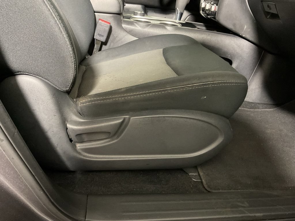 Used 2019 Nissan Pathfinder S AWD/4WD image 36