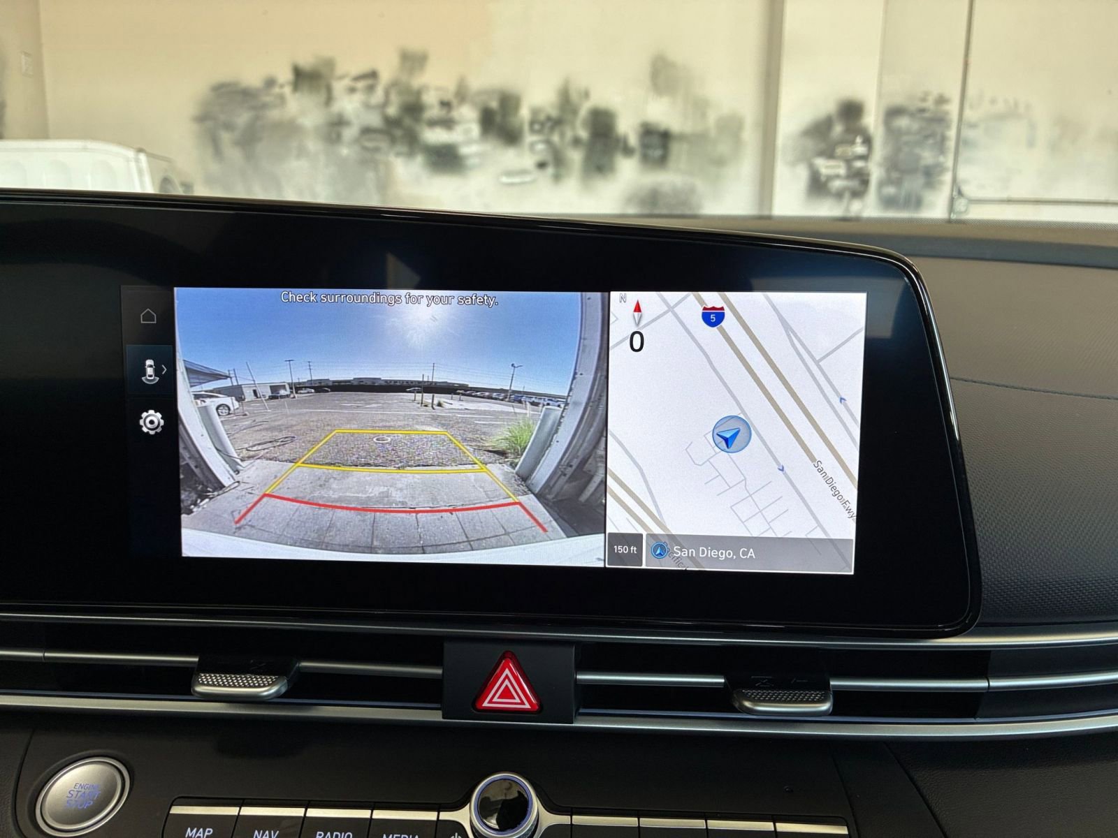 Used 2025 Hyundai Elantra Limited image 24