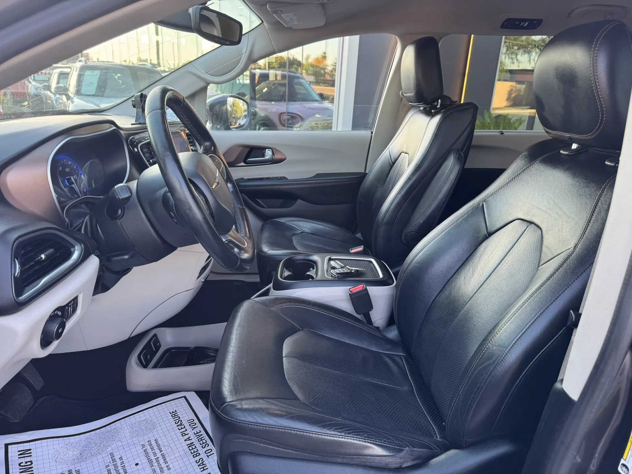 Used 2017 Chrysler Pacifica Touring-L Plus FWD image 14