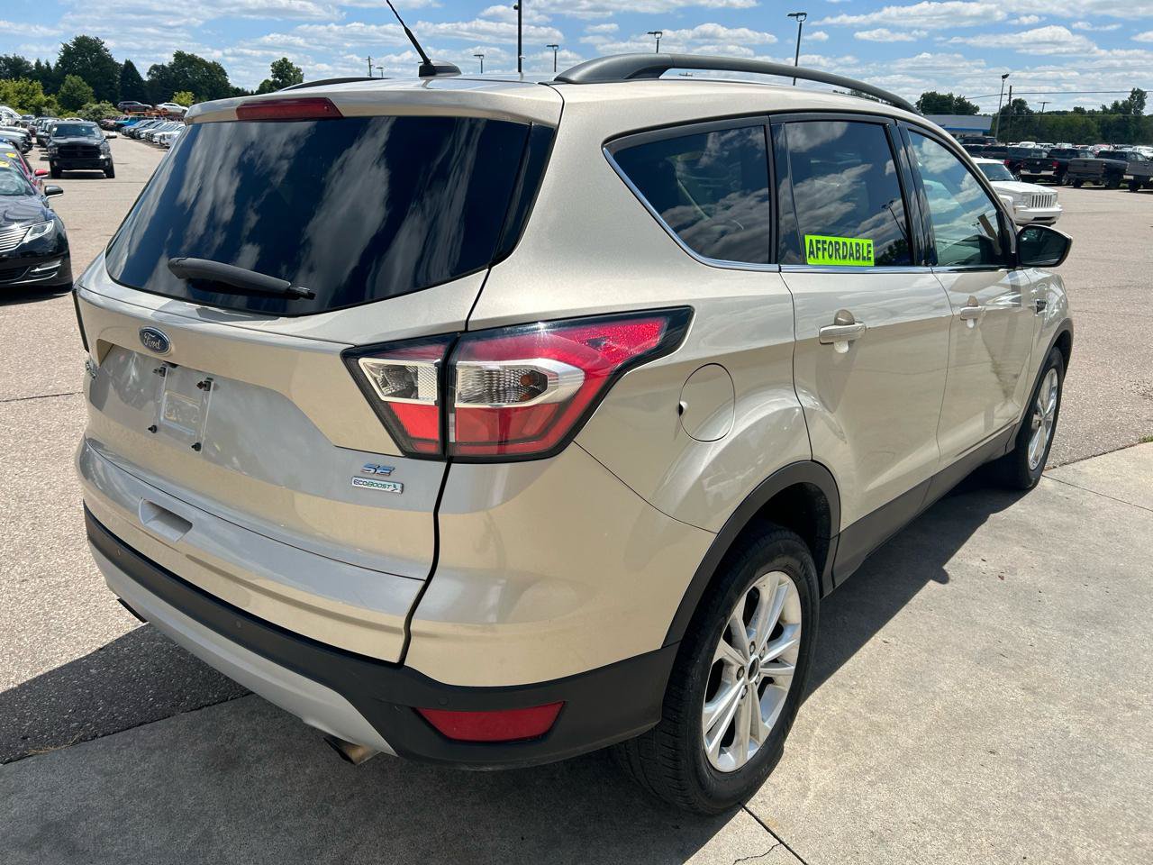 Used 2017 Ford Escape SE w/ Equipment Group 201A FWD image 5