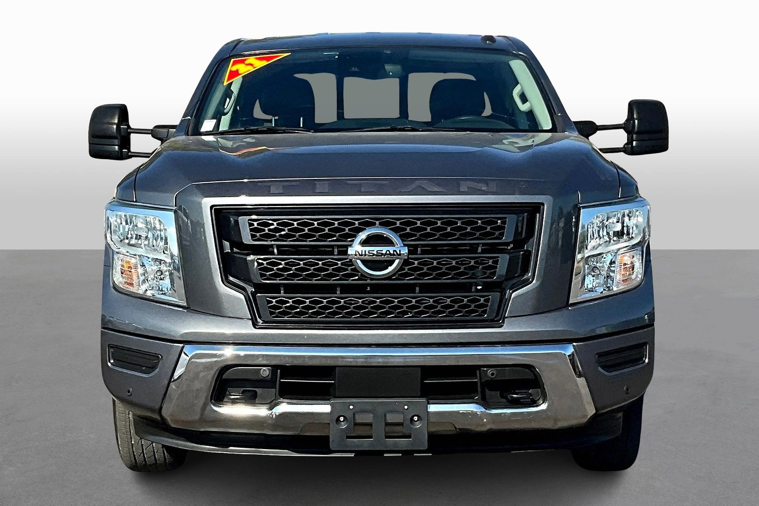 Used 2021 Nissan Titan SV w/ SV Convenience Package image 3
