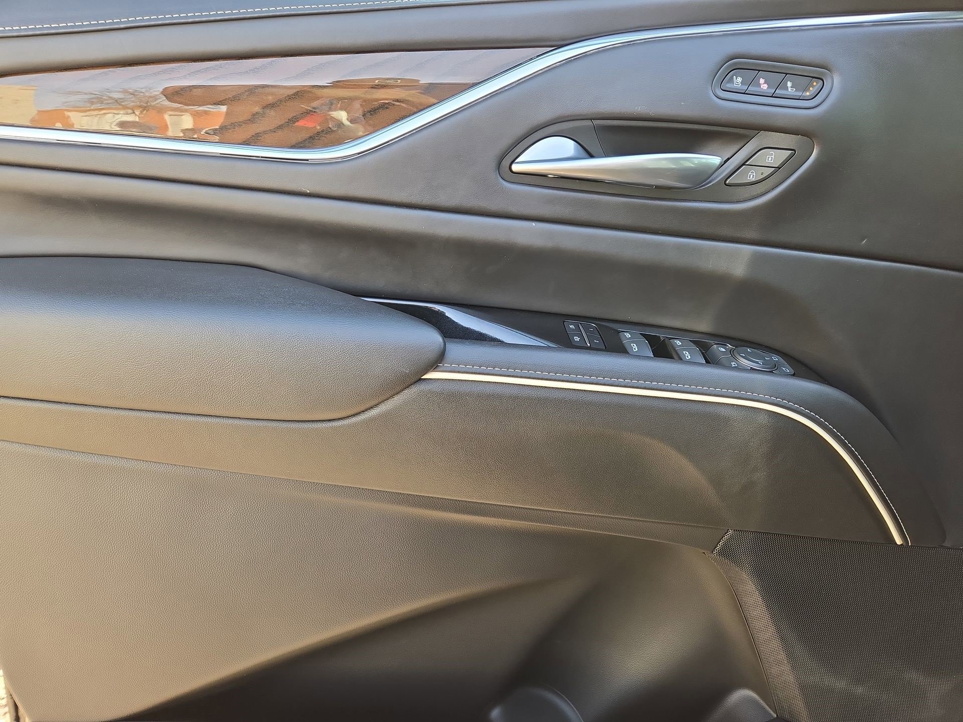 Certified 2024 Cadillac Escalade Sport Platinum w/ LPO, ONYX Package image 15