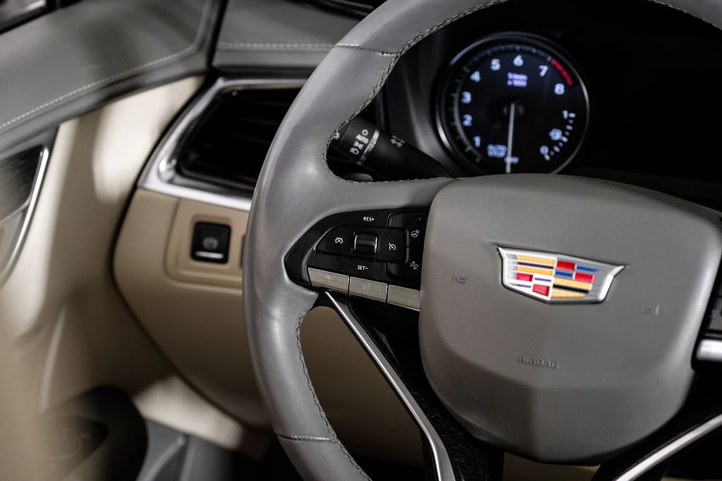 Used 2020 Cadillac XT6 Premium Luxury image 14