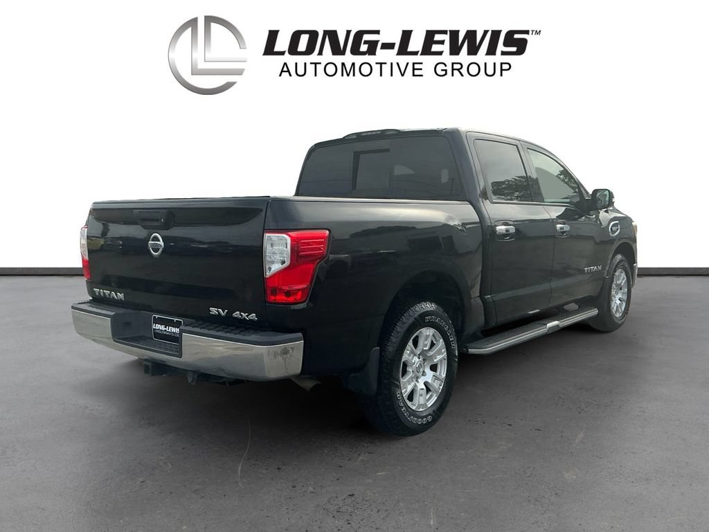 Used 2017 Nissan Titan 4x4 Crew Cab image 7