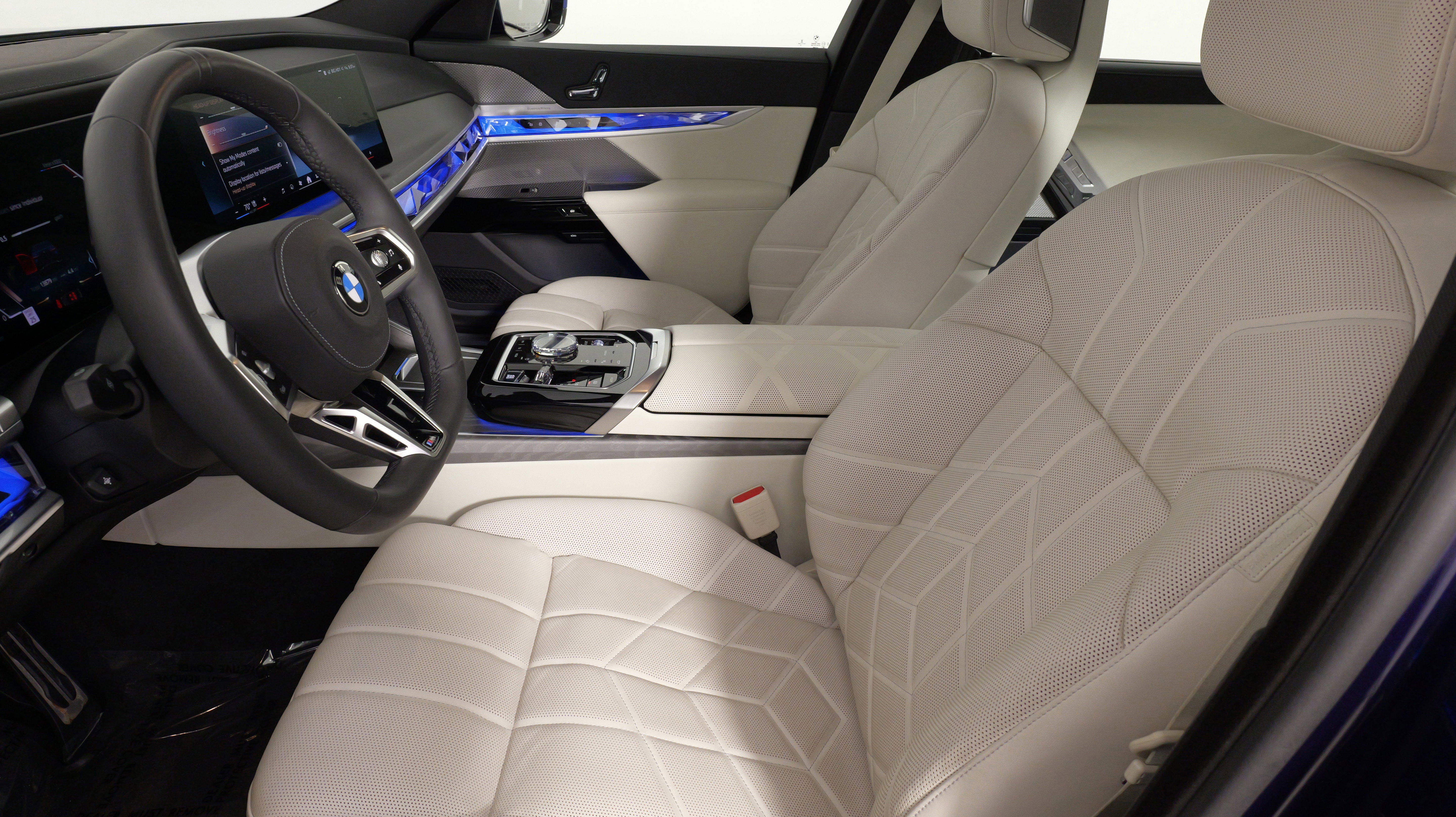 Used 2023 BMW 760i xDrive image 19