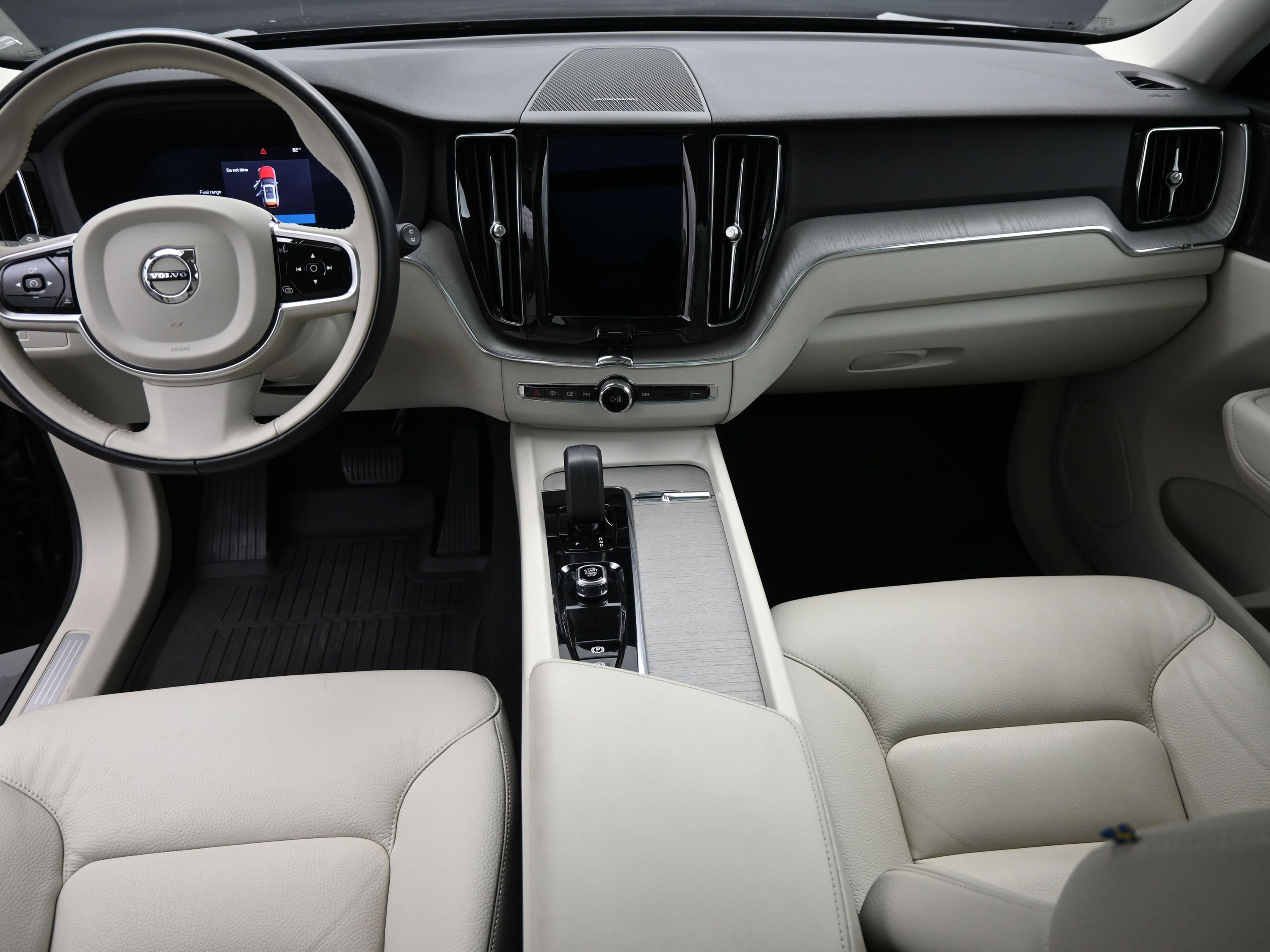 Used 2023 Volvo XC60 B5 Plus w/ Climate Package image 16