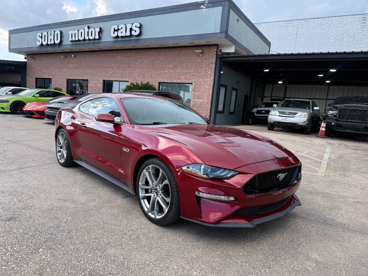 Used 2019 Ford Mustang GT Premium RWD image 3