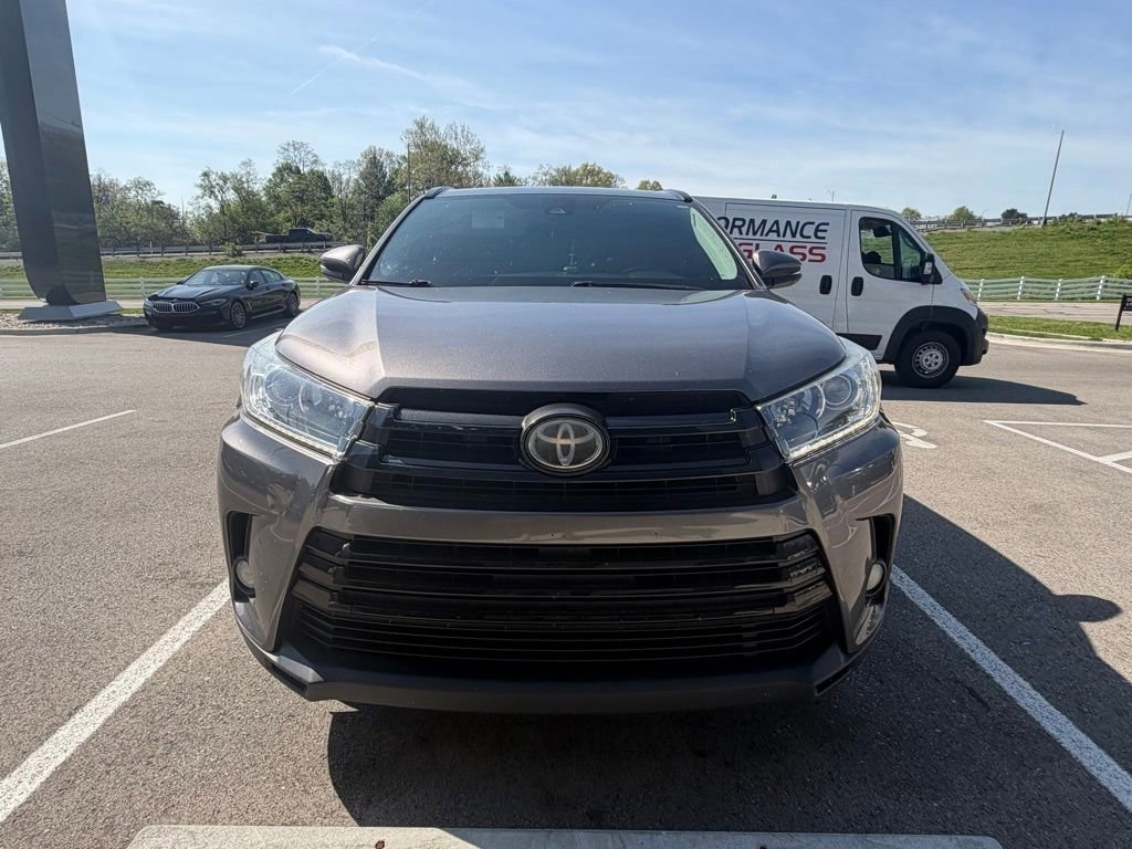 Used 2017 Toyota Highlander SE image 3