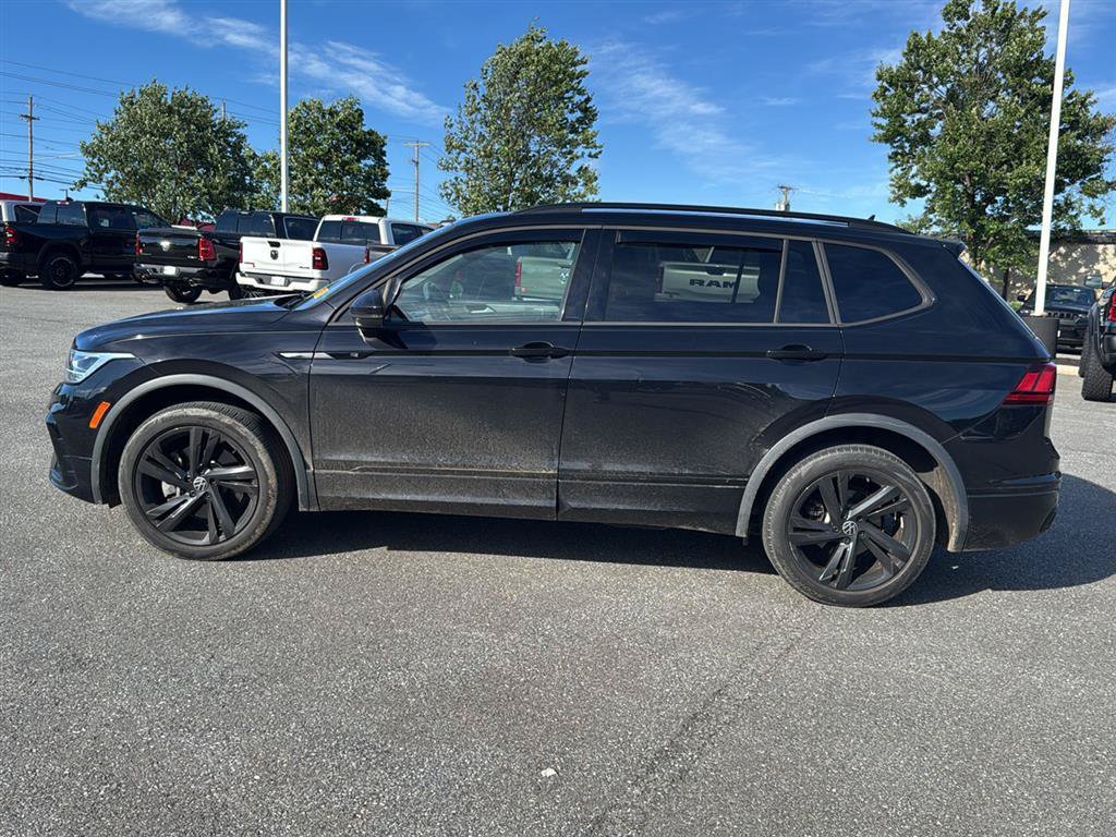 Used 2023 Volkswagen Tiguan SE R-Line FWD image 4