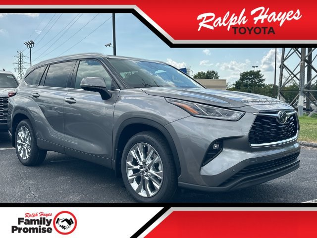 Used 2026 Toyota Highlander Limited AWD/4WD image 1