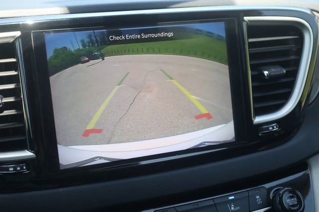 Used 2024 Chrysler Pacifica Touring-L FWD image 18