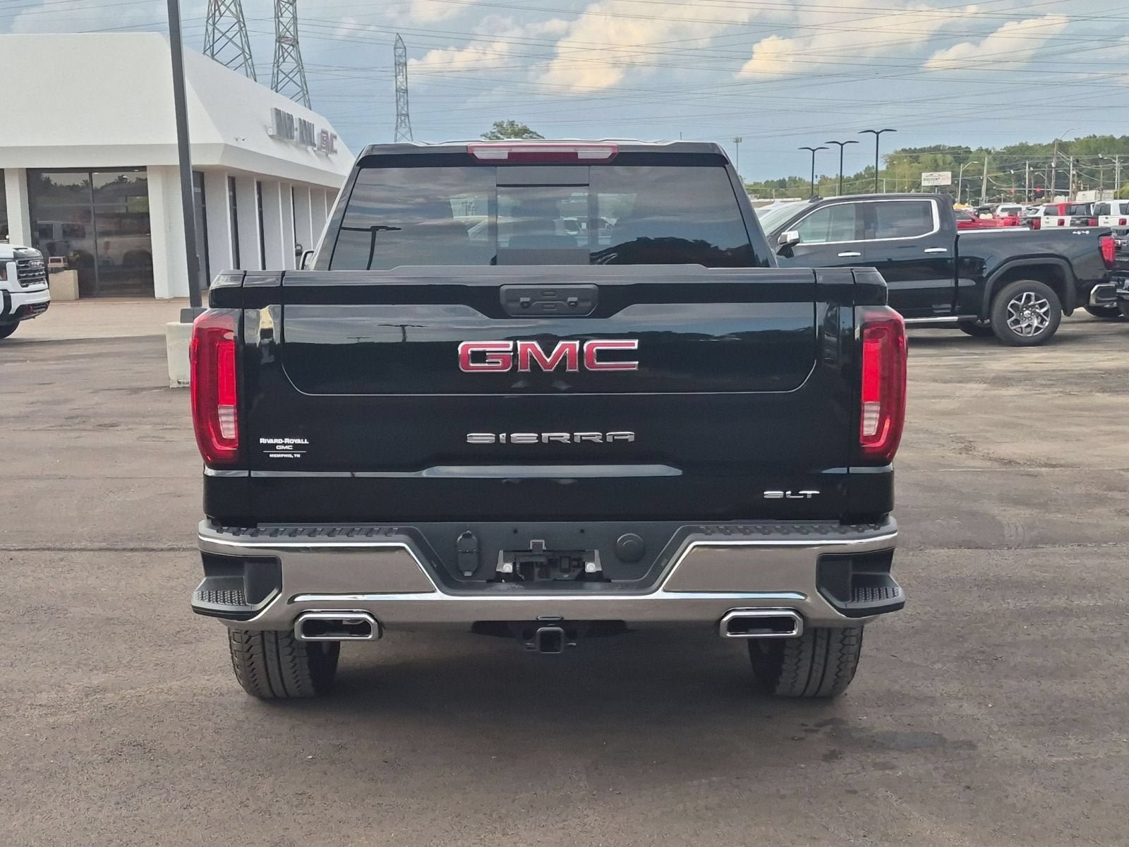 New 2026 GMC Sierra 1500 SLT w/ SLT Premium Package AWD/4WD image 5