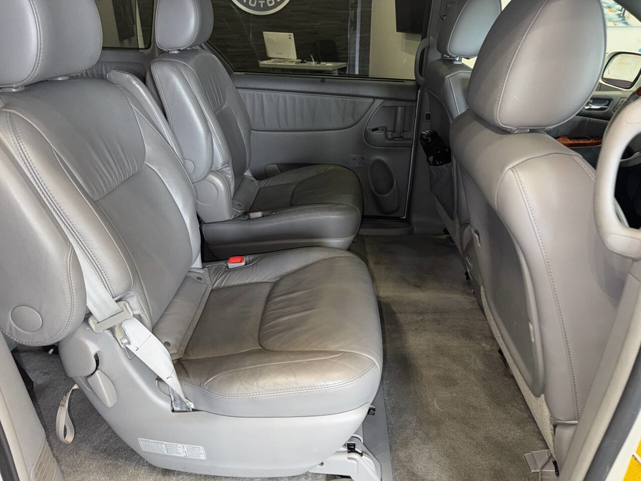 Used 2009 Toyota Sienna XLE Limited image 43