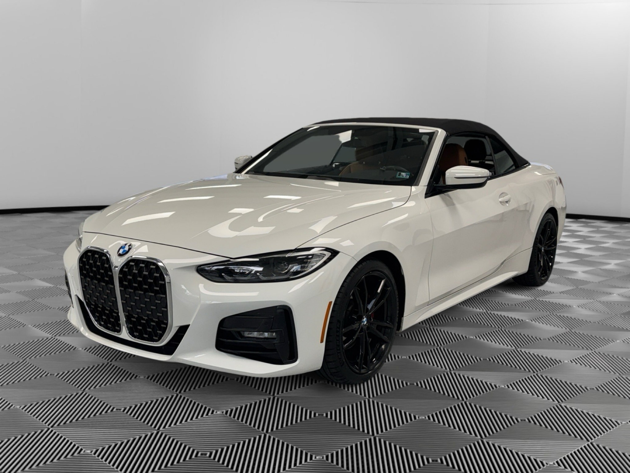 Used 2022 BMW 430i xDrive Convertible w/ M Sport Package AWD/4WD image 4