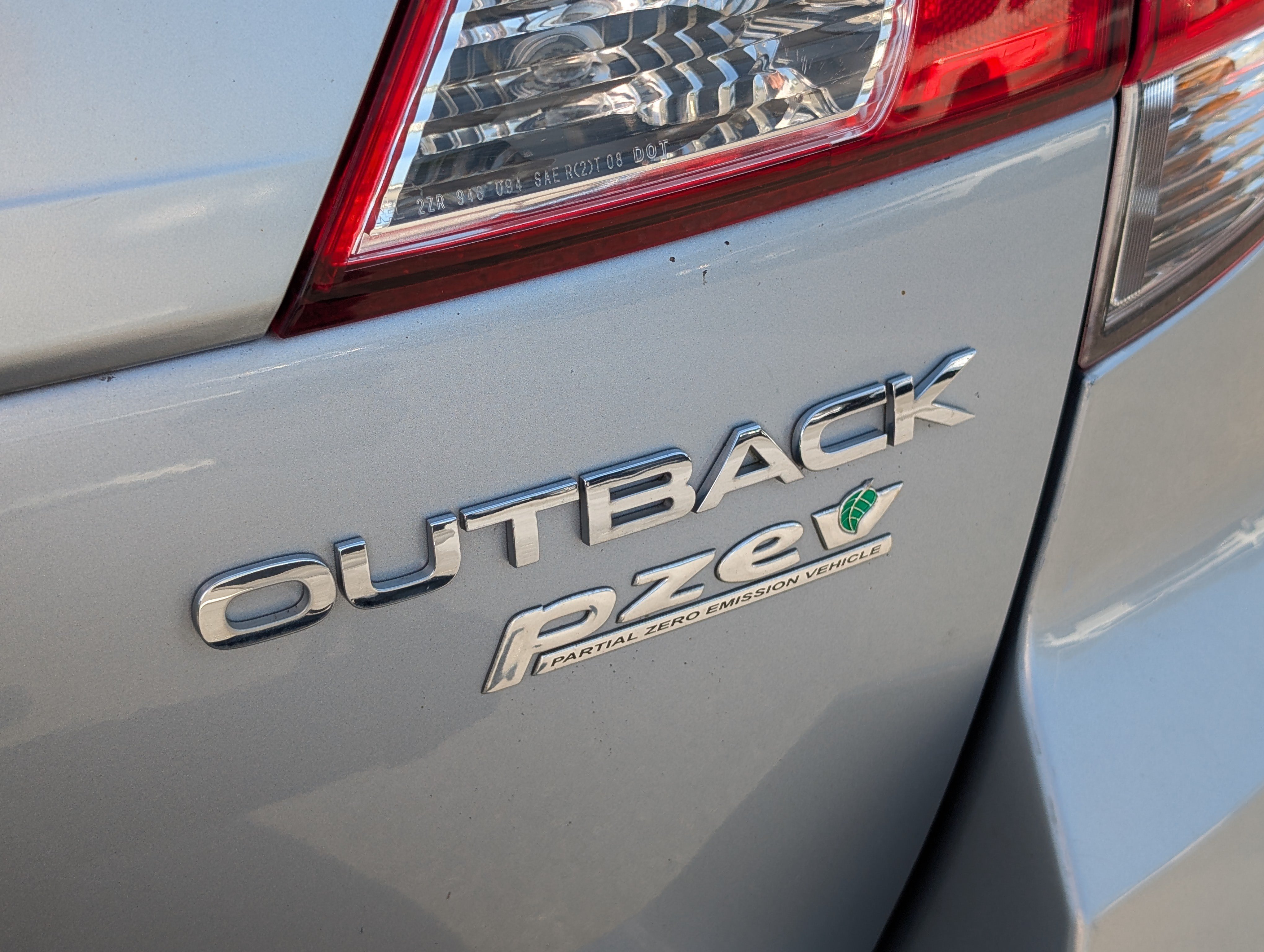 Used 2012 Subaru Outback 2.5i Premium w/ All-Weather Pkg AWD/4WD image 11