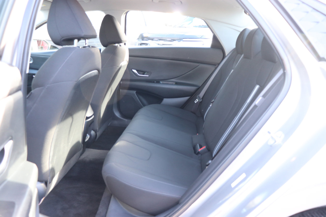 Used 2024 Hyundai Elantra SEL image 12
