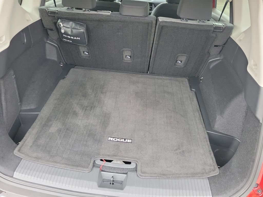 Certified 2023 Nissan Rogue SV image 34