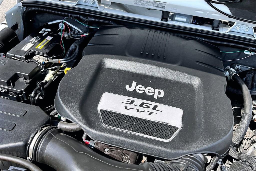 Used 2013 Jeep Wrangler Sahara w/ Dual Top Group AWD/4WD image 36